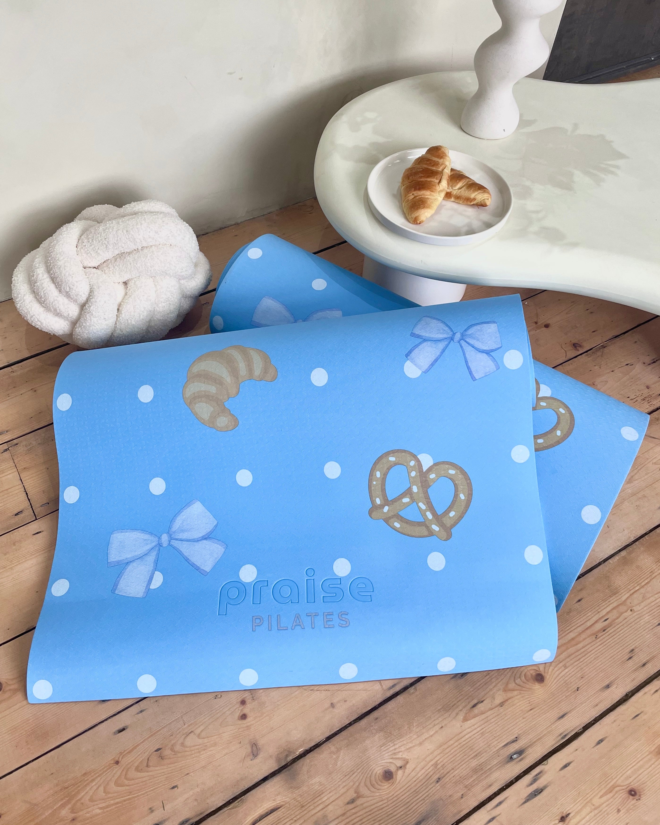 Blue Croissant Exercise Mat 🥐 | Curved non-Slip 6mm TPE Mat with
